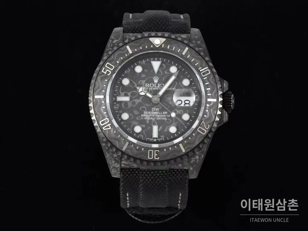 롤렉스 씨드웰러 DiW 카본파이버 블랙다이얼 오토매틱 43mm 블랙 나일론 스트랩 그레이 베젤