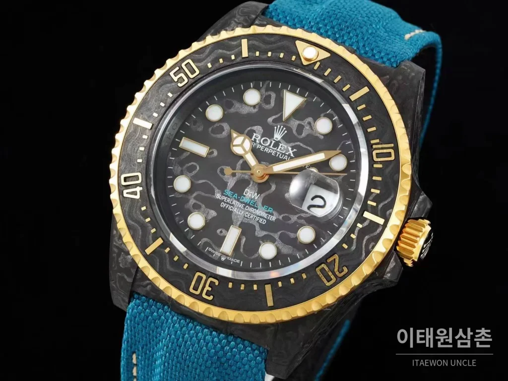 롤렉스 씨드웰러 DiW 카본파이버 블랙다이얼 오토매틱 43mm 블루 나일론 스트랩 골드 베젤