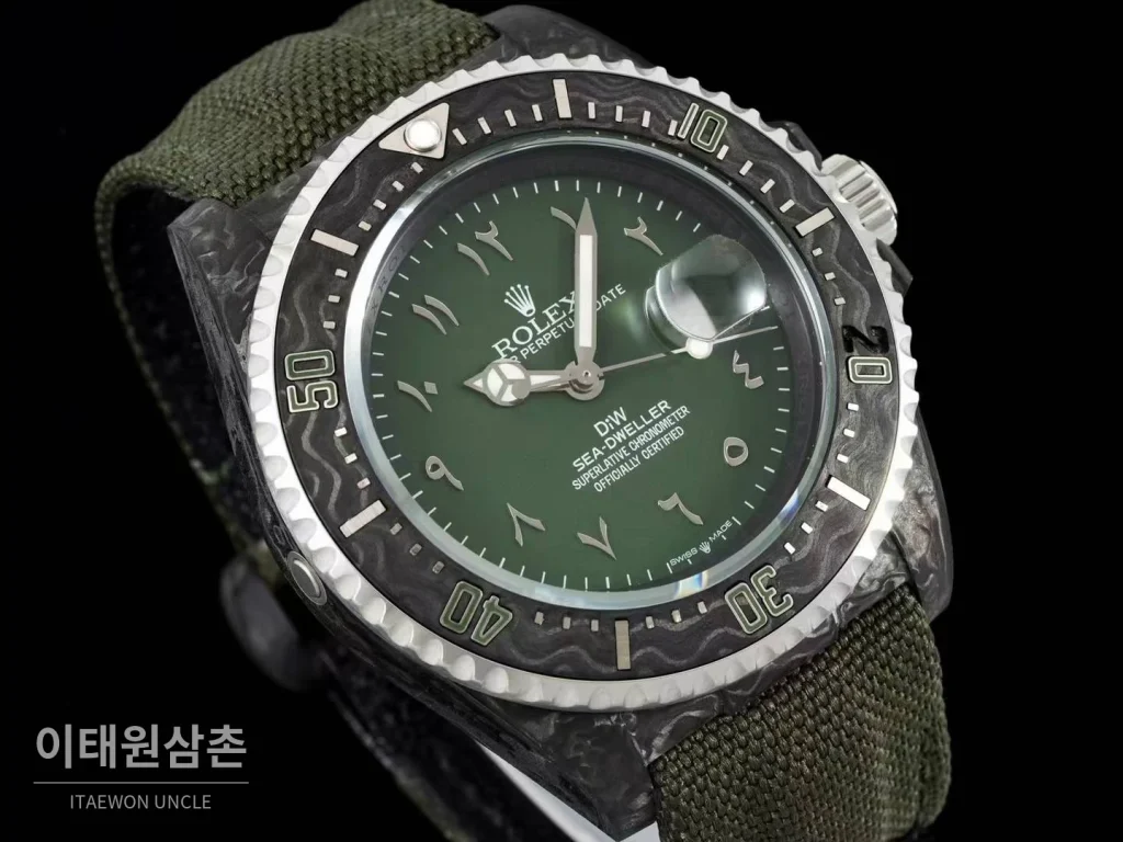 롤렉스 씨드웰러 DiW 카본파이버 블랙다이얼 오토매틱 43mm 그린 나일론 스트랩 그레이 베젤