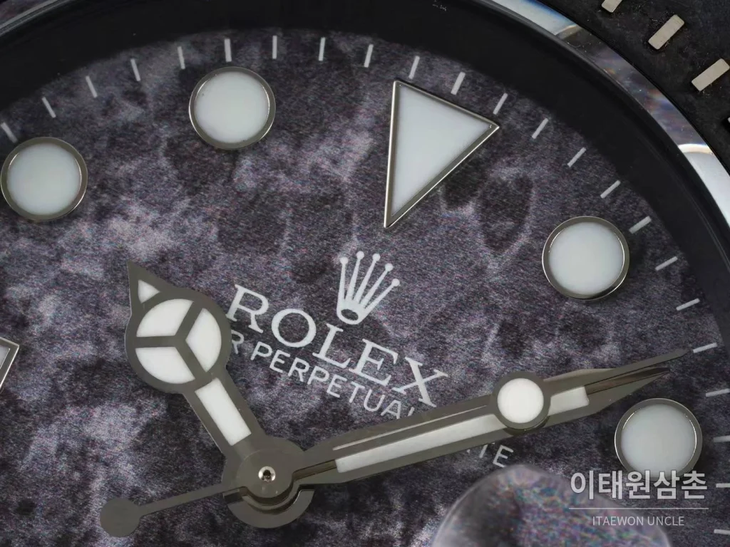 롤렉스 씨드웰러 DiW 카본파이버 블랙다이얼 오토매틱 43mm 그레이 나일론 스트랩 그레이 베젤