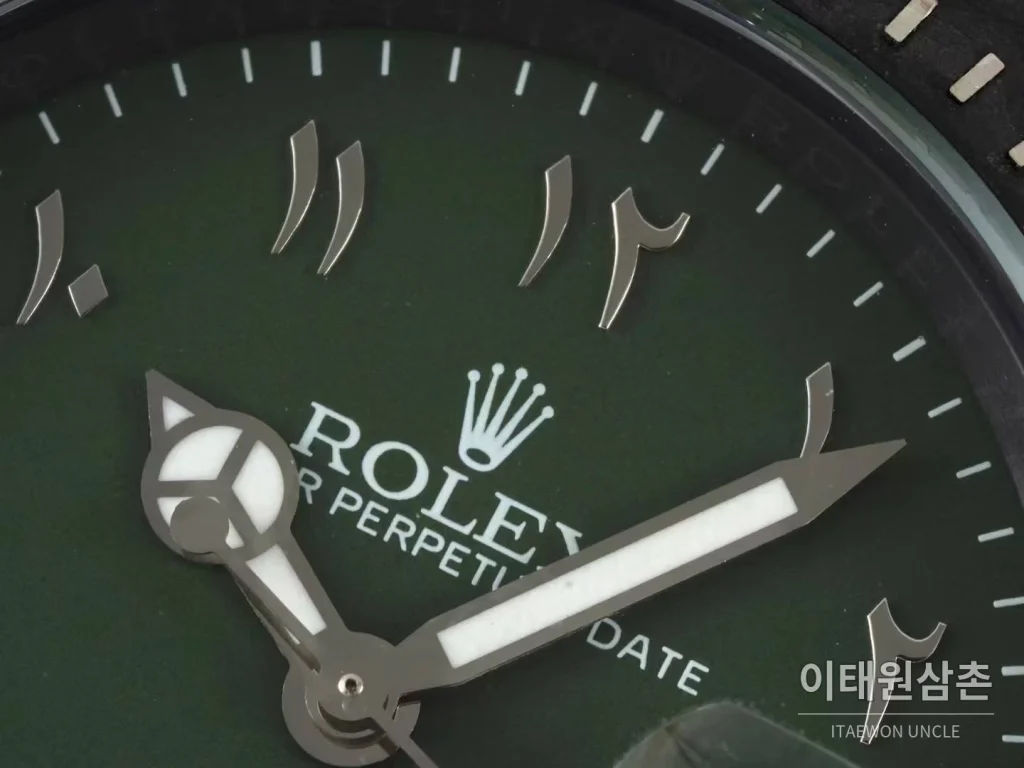 롤렉스 씨드웰러 DiW 카본파이버 블랙다이얼 오토매틱 43mm 그린 나일론 스트랩 그레이 베젤