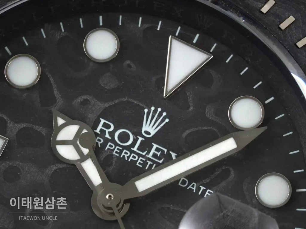 롤렉스 씨드웰러 DiW 카본파이버 블랙다이얼 오토매틱 43mm 블랙 나일론 스트랩 그레이 베젤