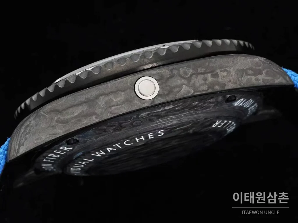 롤렉스 씨드웰러 DiW 카본파이버 블랙다이얼 오토매틱 43mm 블루 나일론 스트랩 블랙 베젤
