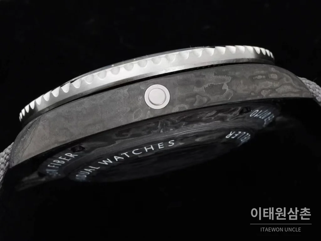 롤렉스 씨드웰러 DiW 카본파이버 블랙다이얼 오토매틱 43mm 그레이 나일론 스트랩 그레이 베젤