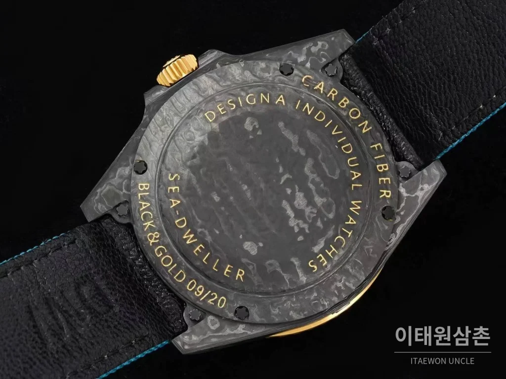 롤렉스 씨드웰러 DiW 카본파이버 블랙다이얼 오토매틱 43mm 블루 나일론 스트랩 골드 베젤