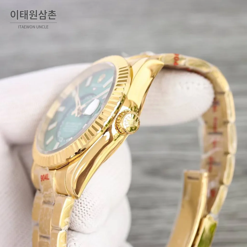 롤렉스 스카이드웰러 904L스틸 블루다이얼 애뉴얼캘린더 듀얼타임 오토매틱 42mm 골드 브레이슬릿