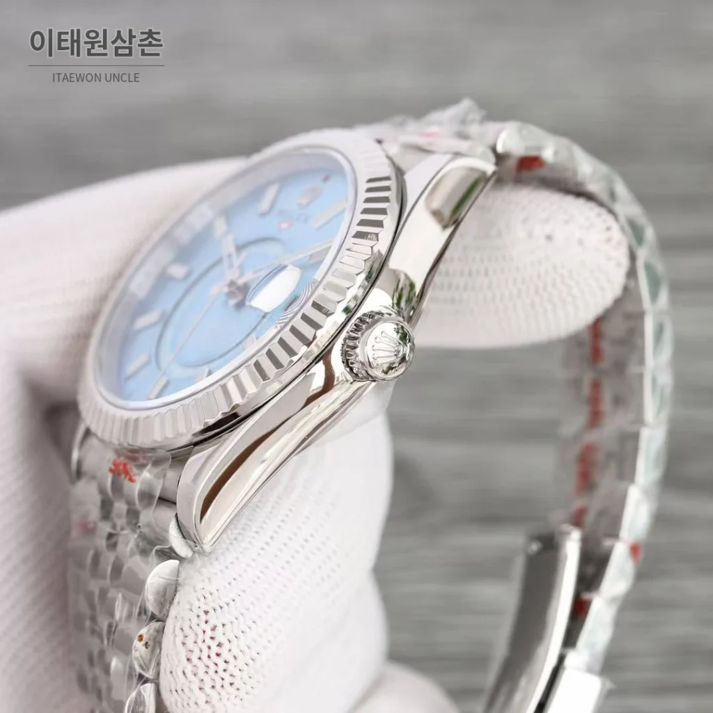 롤렉스 스카이드웰러 904L스틸 블루다이얼 애뉴얼캘린더 듀얼타임 오토매틱 42mm 스틸 브레이슬릿