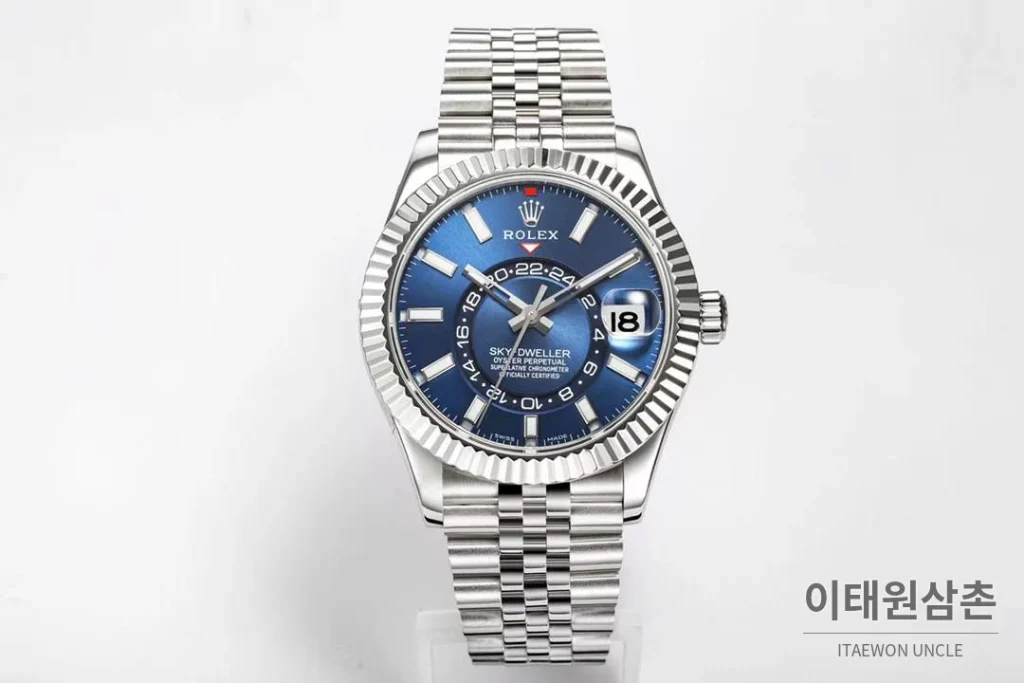 롤렉스 스카이드웰러 애뉴얼 캘린더 GMT 오토매틱 42mm 블루 다이얼 스틸 브레이슬릿