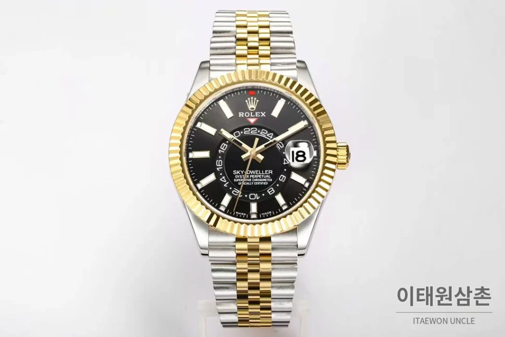 롤렉스 스카이드웰러 애뉴얼 캘린더 GMT 오토매틱 42mm 블랙 다이얼 투톤 브레이슬릿