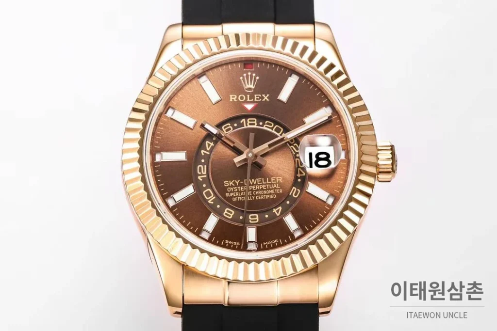 롤렉스 스카이드웰러 애뉴얼 캘린더 GMT 오토매틱 42mm 브라운 다이얼 블랙 러버 스트랩