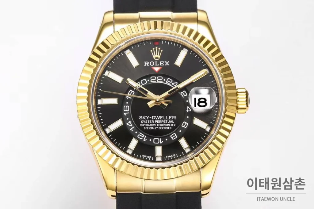 롤렉스 스카이드웰러 애뉴얼 캘린더 GMT 오토매틱 42mm 블랙 다이얼 블랙 러버 스트랩