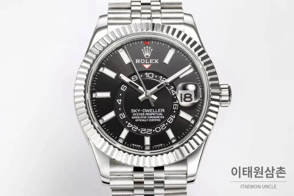 롤렉스 스카이드웰러 애뉴얼 캘린더 GMT 오토매틱 42mm 블랙 다이얼 스틸 브레이슬릿