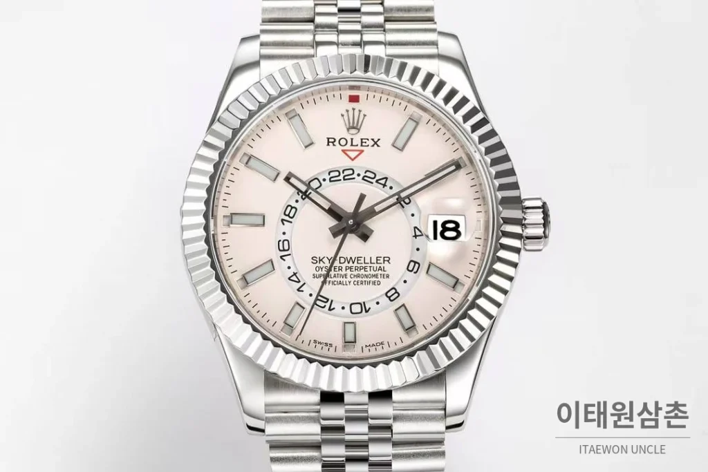 롤렉스 스카이드웰러 애뉴얼 캘린더 GMT 오토매틱 42mm 샴페인 다이얼 스틸 브레이슬릿