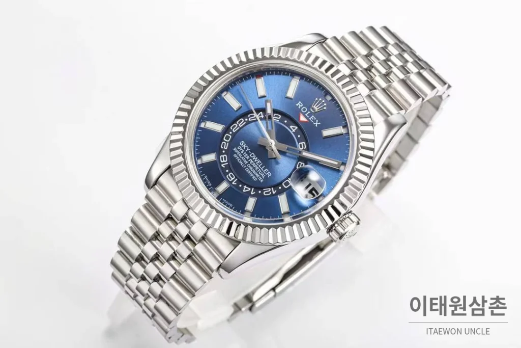 롤렉스 스카이드웰러 애뉴얼 캘린더 GMT 오토매틱 42mm 블루 다이얼 스틸 브레이슬릿