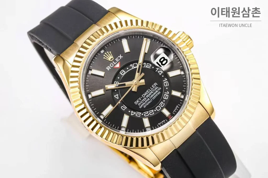 롤렉스 스카이드웰러 애뉴얼 캘린더 GMT 오토매틱 42mm 블랙 다이얼 블랙 러버 스트랩