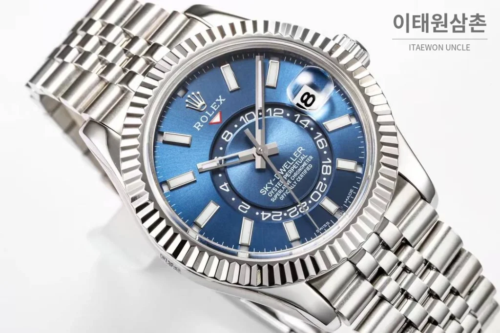 롤렉스 스카이드웰러 애뉴얼 캘린더 GMT 오토매틱 42mm 블루 다이얼 스틸 브레이슬릿