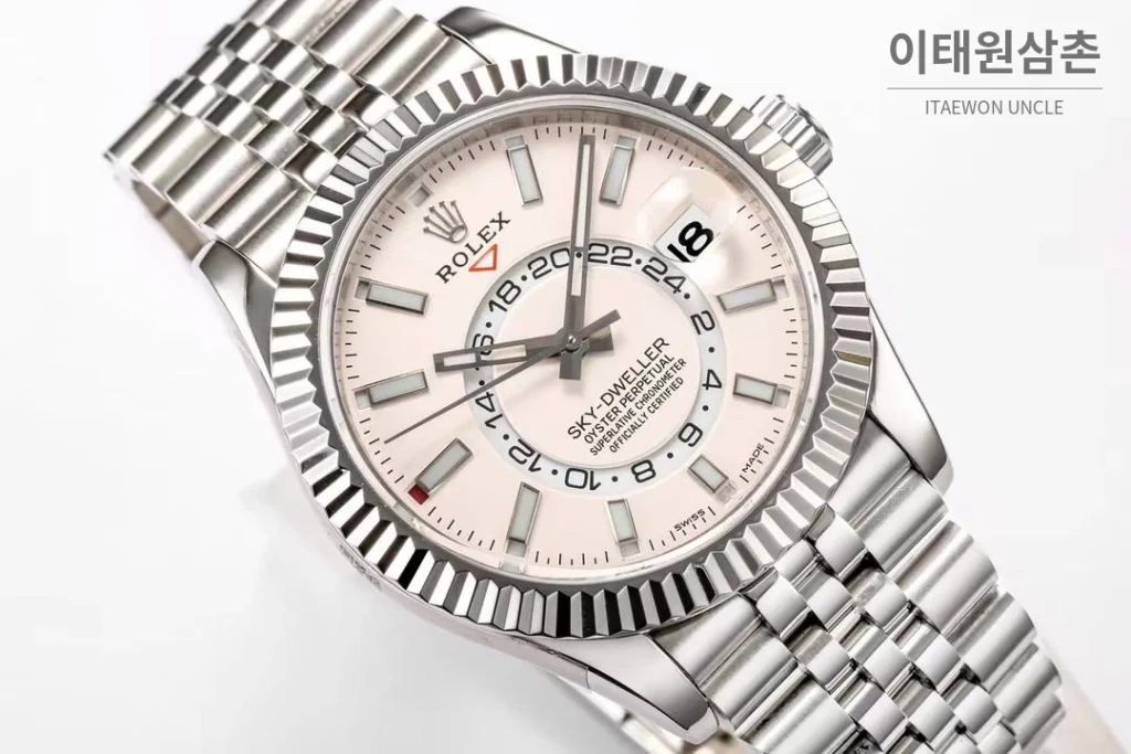 롤렉스 스카이드웰러 애뉴얼 캘린더 GMT 오토매틱 42mm 샴페인 다이얼 스틸 브레이슬릿