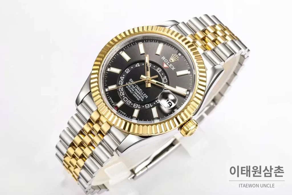 롤렉스 스카이드웰러 애뉴얼 캘린더 GMT 오토매틱 42mm 블랙 다이얼 투톤 브레이슬릿