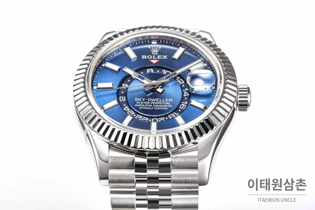 롤렉스 스카이드웰러 애뉴얼 캘린더 GMT 오토매틱 42mm 블루 다이얼 스틸 브레이슬릿
