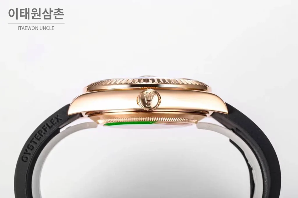 롤렉스 스카이드웰러 애뉴얼 캘린더 GMT 오토매틱 42mm 그레이 다이얼 블랙 러버 스트랩