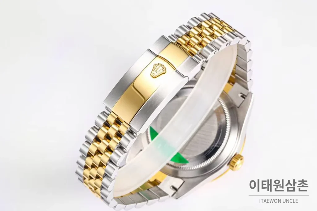 롤렉스 스카이드웰러 애뉴얼 캘린더 GMT 오토매틱 42mm 샴페인 다이얼 투톤 브레이슬릿