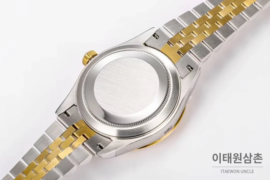 롤렉스 스카이드웰러 애뉴얼 캘린더 GMT 오토매틱 42mm 블랙 다이얼 투톤 브레이슬릿