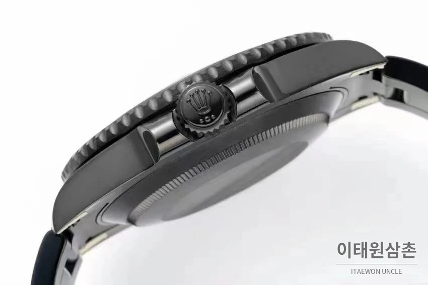 롤렉스 서브마리너 904L스틸 블랙다이얼 레인보우베젤 오토매틱 40mm 세라믹 브레이슬릿