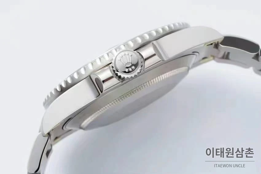 롤렉스 서브마리너 904L스틸 블랙다이얼 레인보우베젤 오토매틱 40mm 스틸 브레이슬릿