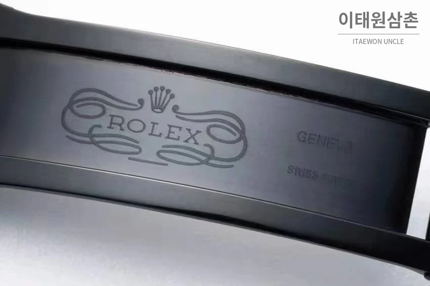 롤렉스 서브마리너 904L스틸 블랙다이얼 레인보우베젤 오토매틱 40mm 세라믹 브레이슬릿