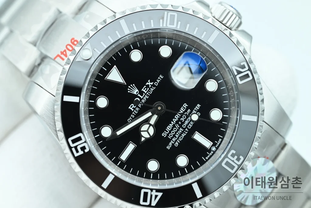 롤렉스 서브마리너 데이트 3세대 블랙다이얼 세라믹베젤 오토매틱 41mm