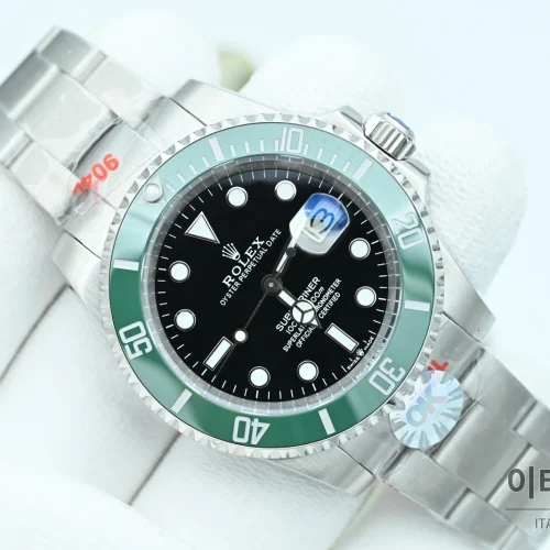 롤렉스 서브마리너 데이트 3세대 스타벅스 블랙다이얼 그린베젤 오토매틱 41mm 롤렉스 서브마리너 데이트 3세대 스타벅스 블랙다이얼 그린베젤 오토매틱 41mm