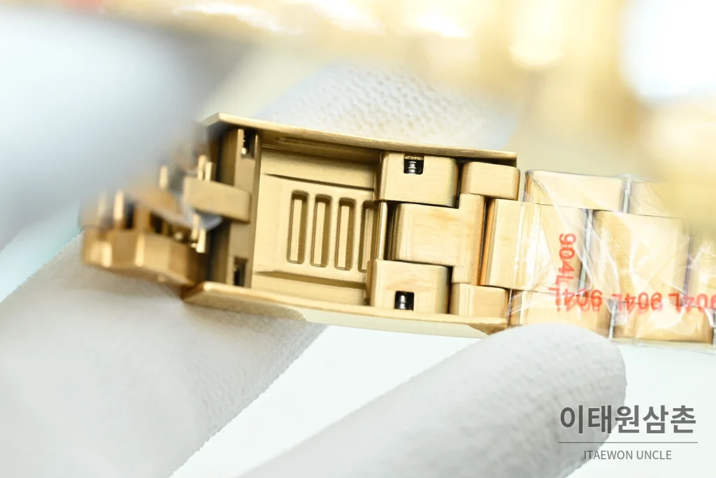 롤렉스 서브마리너 데이트 옐로우골드 블랙다이얼 오토매틱 OK펙토리 41mm