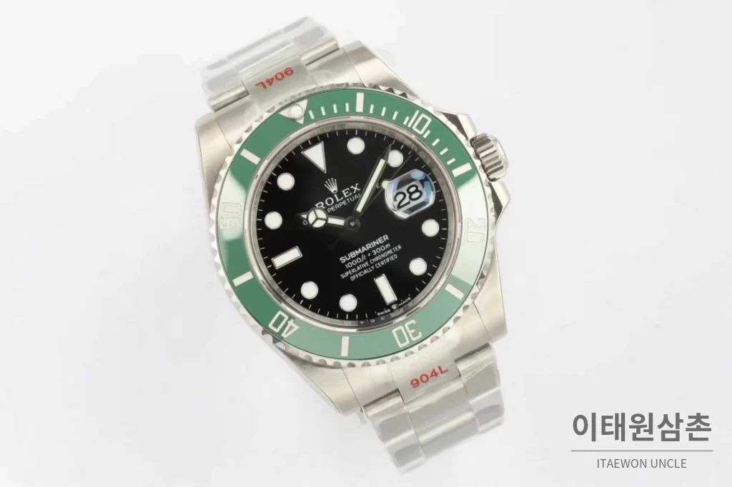 롤렉스 서브마리너 스틸 골드톤 세라믹베젤 블랙다이얼 다이버 오토매틱 41mm 블랙 / 골드 스틸 브레이슬릿 (2)