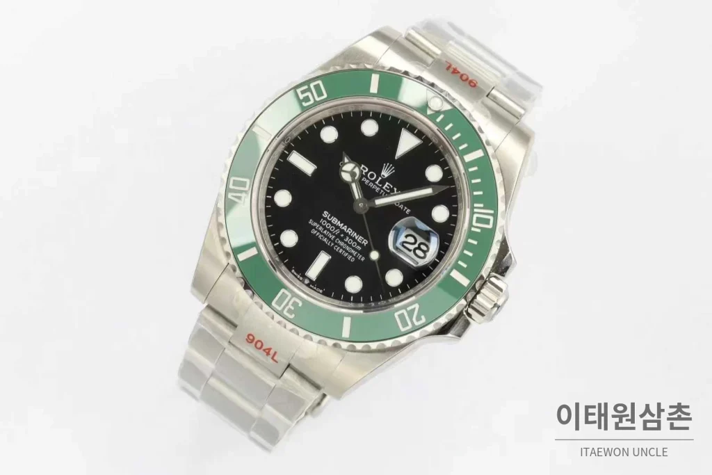 롤렉스 서브마리너 스틸 골드톤 세라믹베젤 블랙다이얼 다이버 오토매틱 41mm 블랙 / 골드 스틸 브레이슬릿 (2)