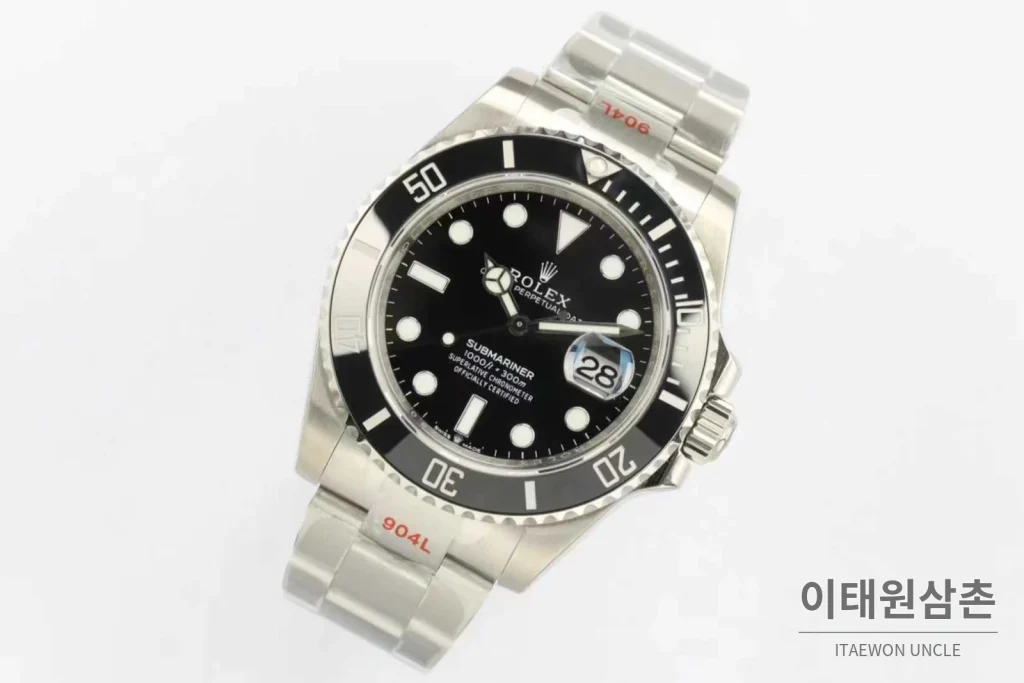 롤렉스 서브마리너 스틸 골드톤 세라믹베젤 블랙다이얼 다이버 오토매틱 41mm 블랙 / 골드 스틸 브레이슬릿