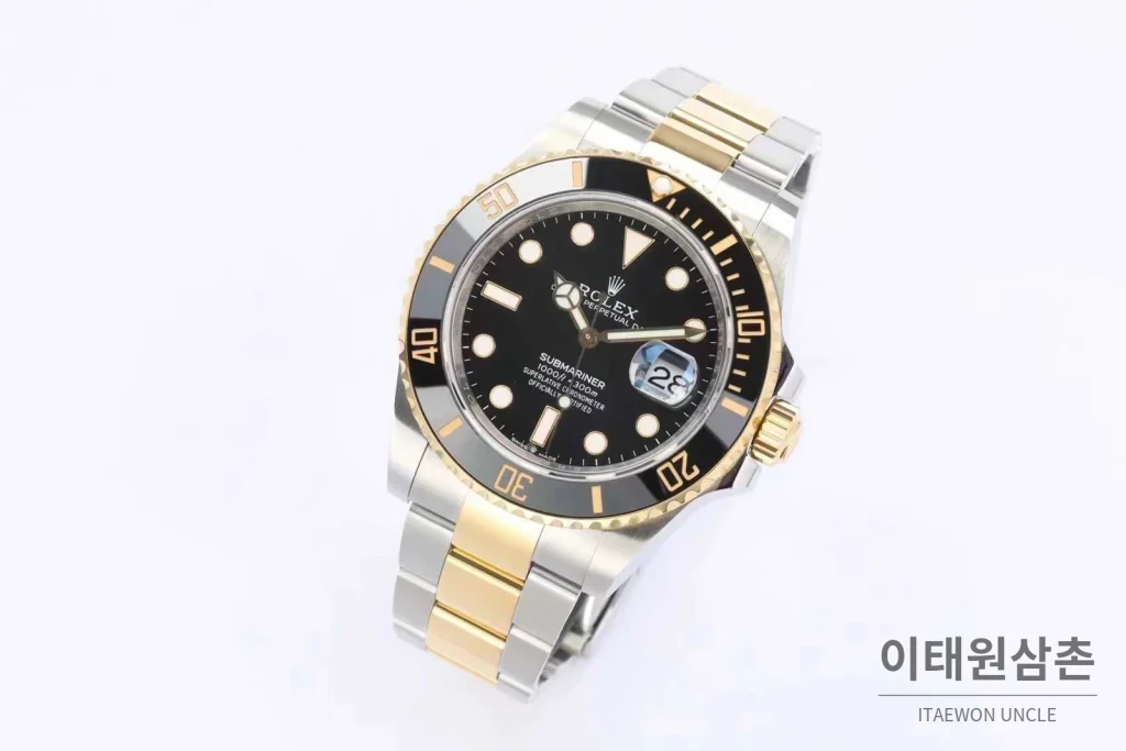 롤렉스 서브마리너 스틸 골드톤 세라믹베젤 블랙다이얼 다이버 오토매틱 41mm 블랙 / 골드 투톤 브레이슬릿 (2)