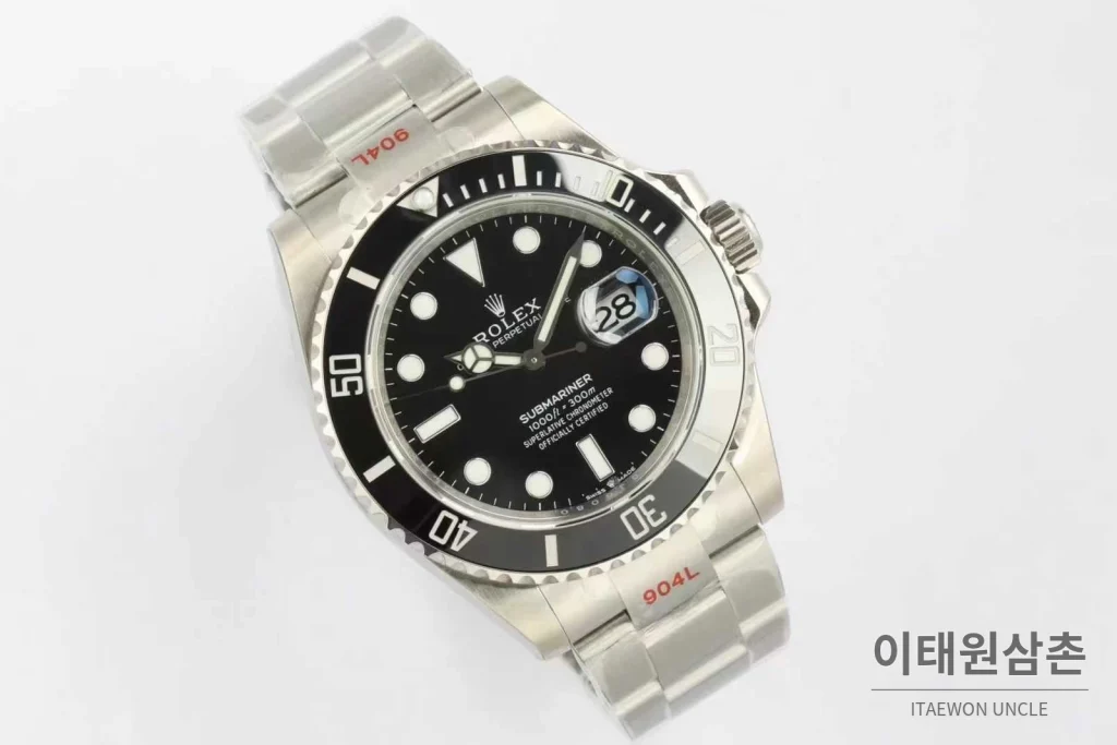 롤렉스 서브마리너 스틸 골드톤 세라믹베젤 블랙다이얼 다이버 오토매틱 41mm 블랙 / 골드 스틸 브레이슬릿