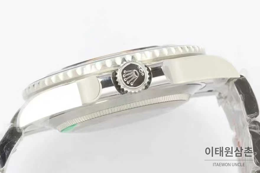 롤렉스 서브마리너 스틸 골드톤 세라믹베젤 블랙다이얼 다이버 오토매틱 41mm 블랙 / 골드 스틸 브레이슬릿 (2)