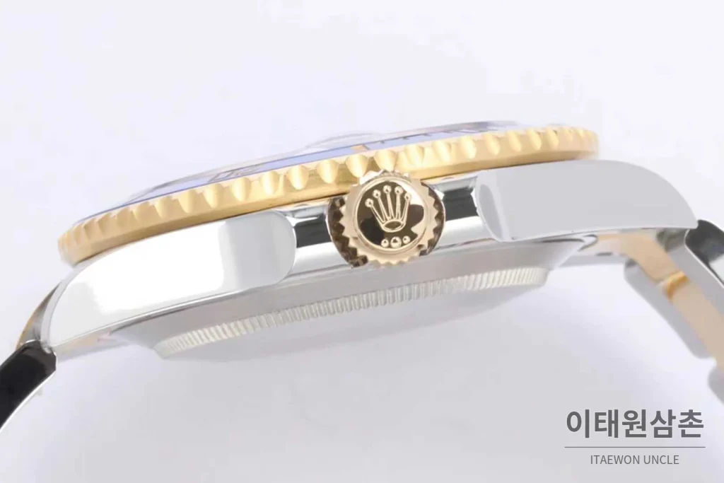 롤렉스 서브마리너 스틸 골드톤 세라믹베젤 블랙다이얼 다이버 오토매틱 41mm 블랙 / 골드 투톤 브레이슬릿