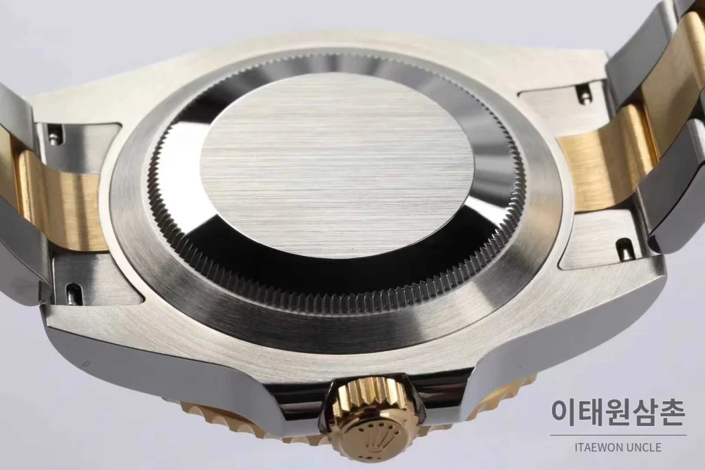 롤렉스 서브마리너 스틸 골드톤 세라믹베젤 블랙다이얼 다이버 오토매틱 41mm 블랙 / 골드 투톤 브레이슬릿 (2)
