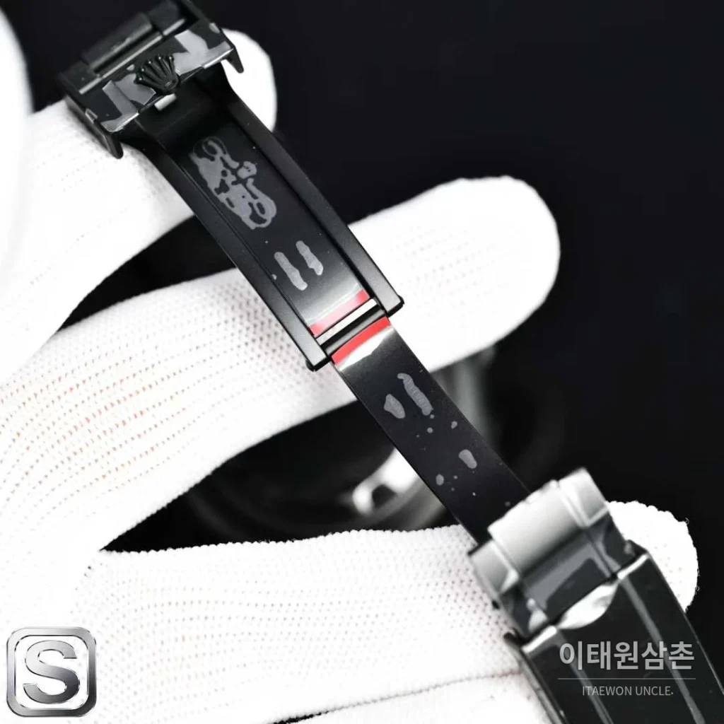 롤렉스 요트마스터 스틸 티타늄 블랙다이얼 러버밴드 다이버 오토매틱 40mm (2)