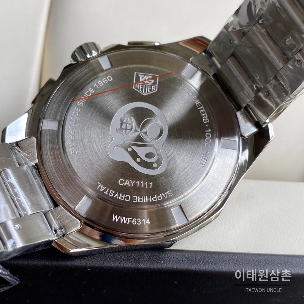태그호이어 아쿠아레이서 스틸 화이트다이얼 쿼츠 크로노그래프 43mm