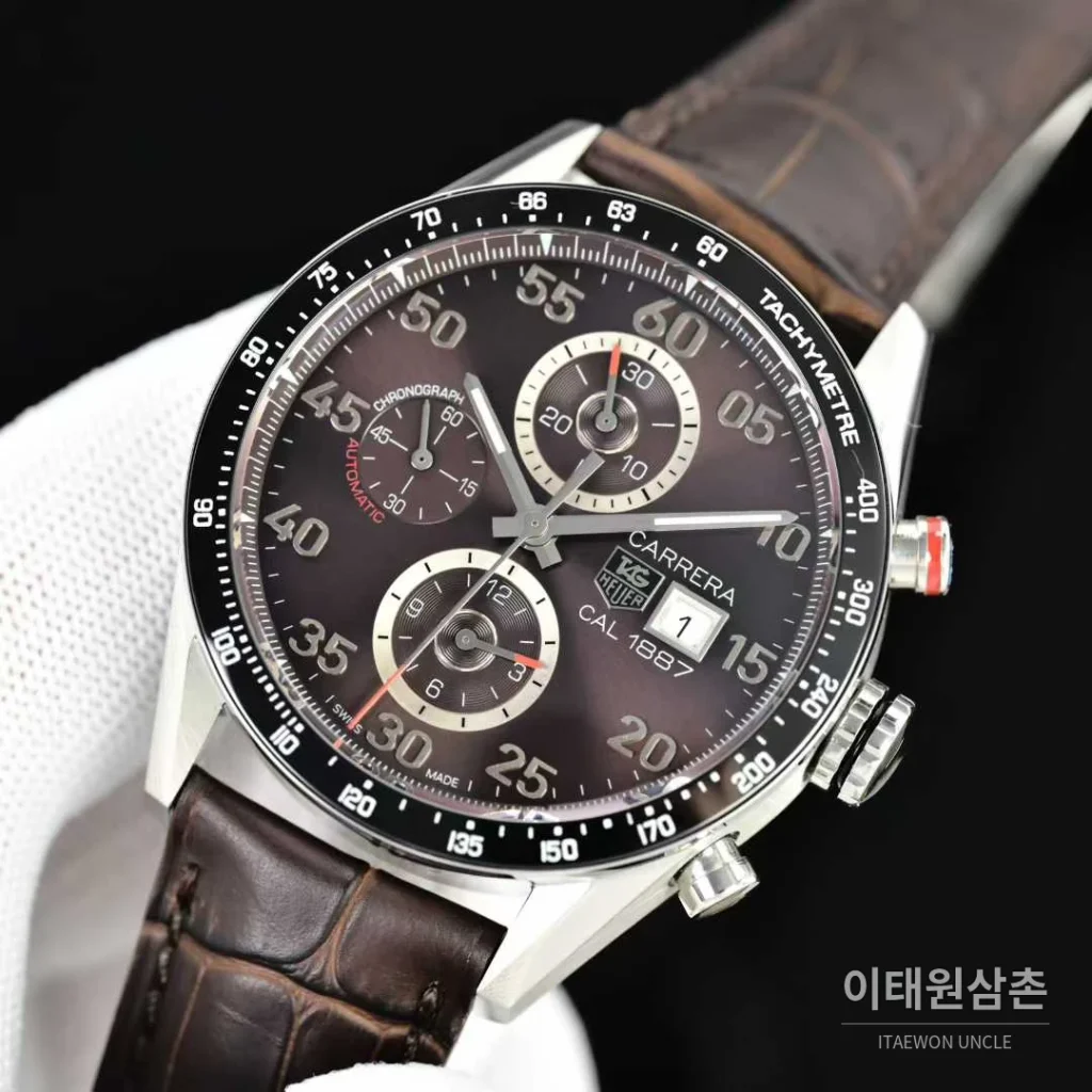 태그호이어 카레라 스틸 브라운다이얼 크로노그래프 오토매틱 43mm 브라운 가죽 스트랩