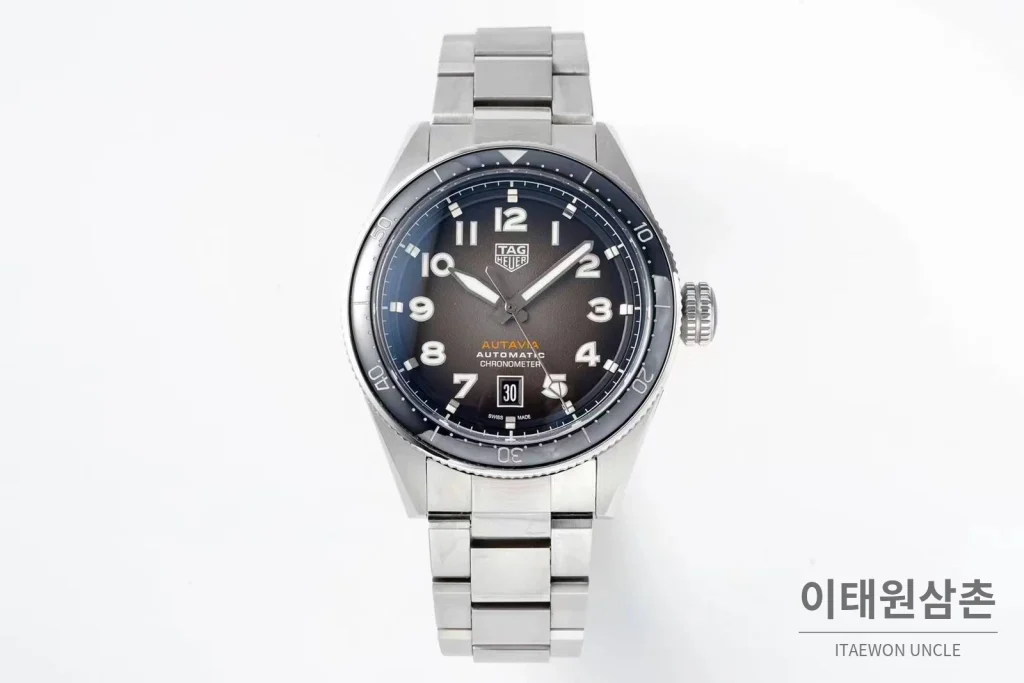 태그호이어 까레라 스틸 화이트다이얼 오토매틱 41mm 스틸 브레이슬릿 블랙 베젤