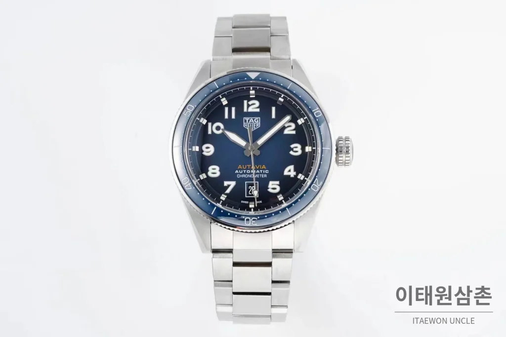 태그호이어 까레라 스틸 화이트다이얼 오토매틱 41mm 스틸 브레이슬릿 네이비 베젤