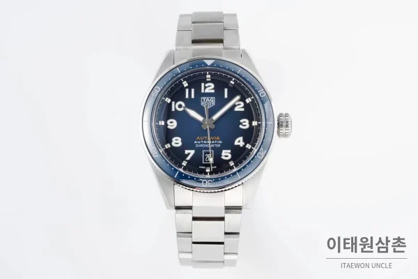 태그호이어 까레라 스틸 화이트다이얼 오토매틱 41mm 태그호이어 까레라 스틸 화이트다이얼 오토매틱 41mm 스틸 브레이슬릿 네이비 베젤