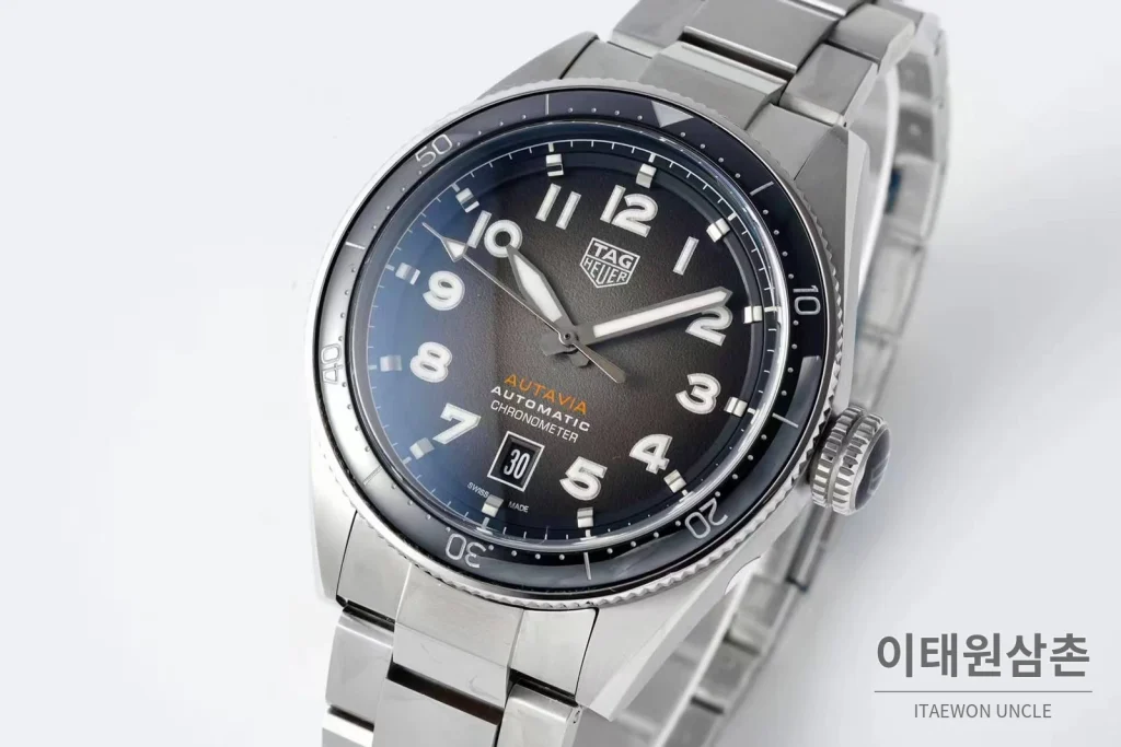 태그호이어 까레라 스틸 화이트다이얼 오토매틱 41mm 스틸 브레이슬릿 블랙 베젤