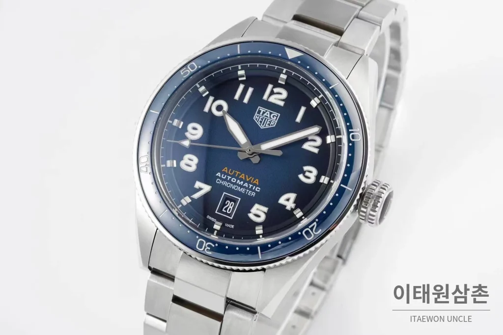 태그호이어 까레라 스틸 화이트다이얼 오토매틱 41mm 스틸 브레이슬릿 네이비 베젤