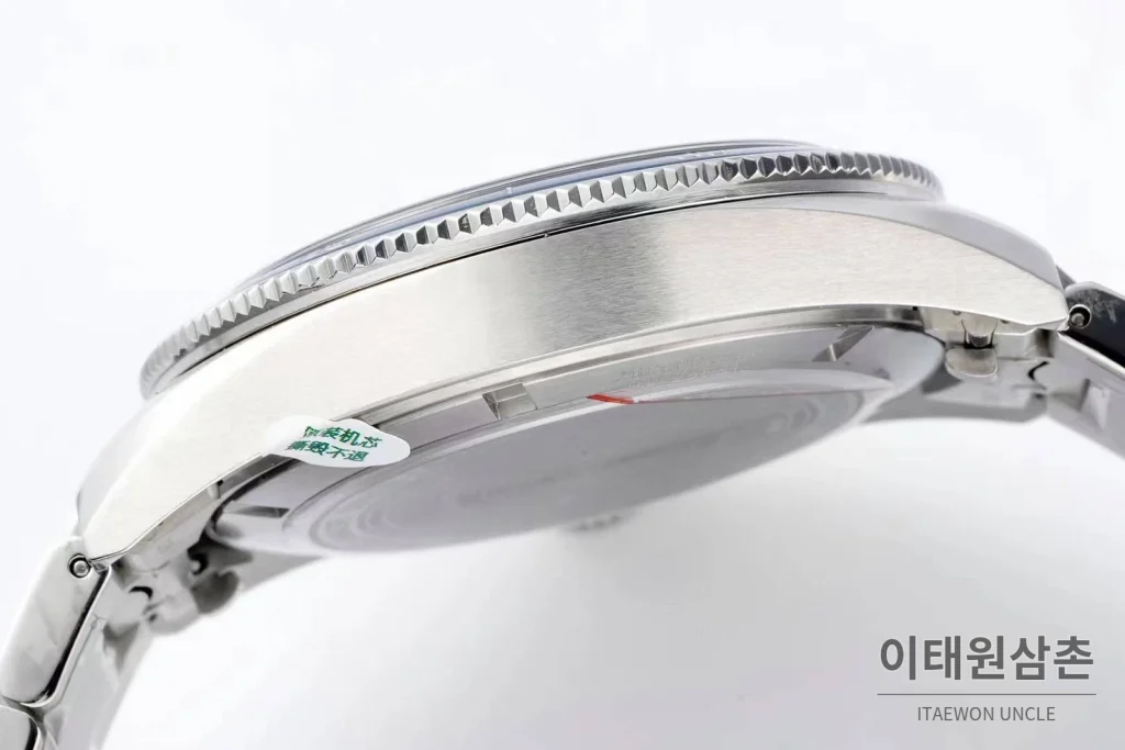 태그호이어 까레라 스틸 화이트다이얼 오토매틱 41mm 스틸 브레이슬릿 블랙 베젤