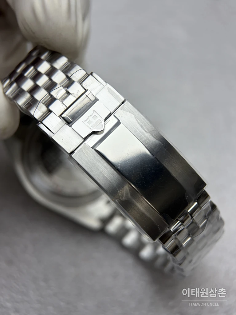 튜더 블랙베이 41 해러즈 175주년 골드 디테일 리미티드 오토매틱 41mm